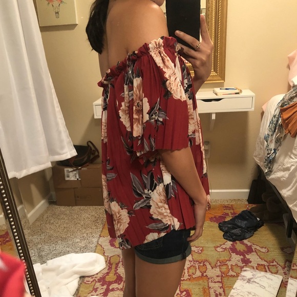 Floral off the shoulder top - Picture 3 of 4